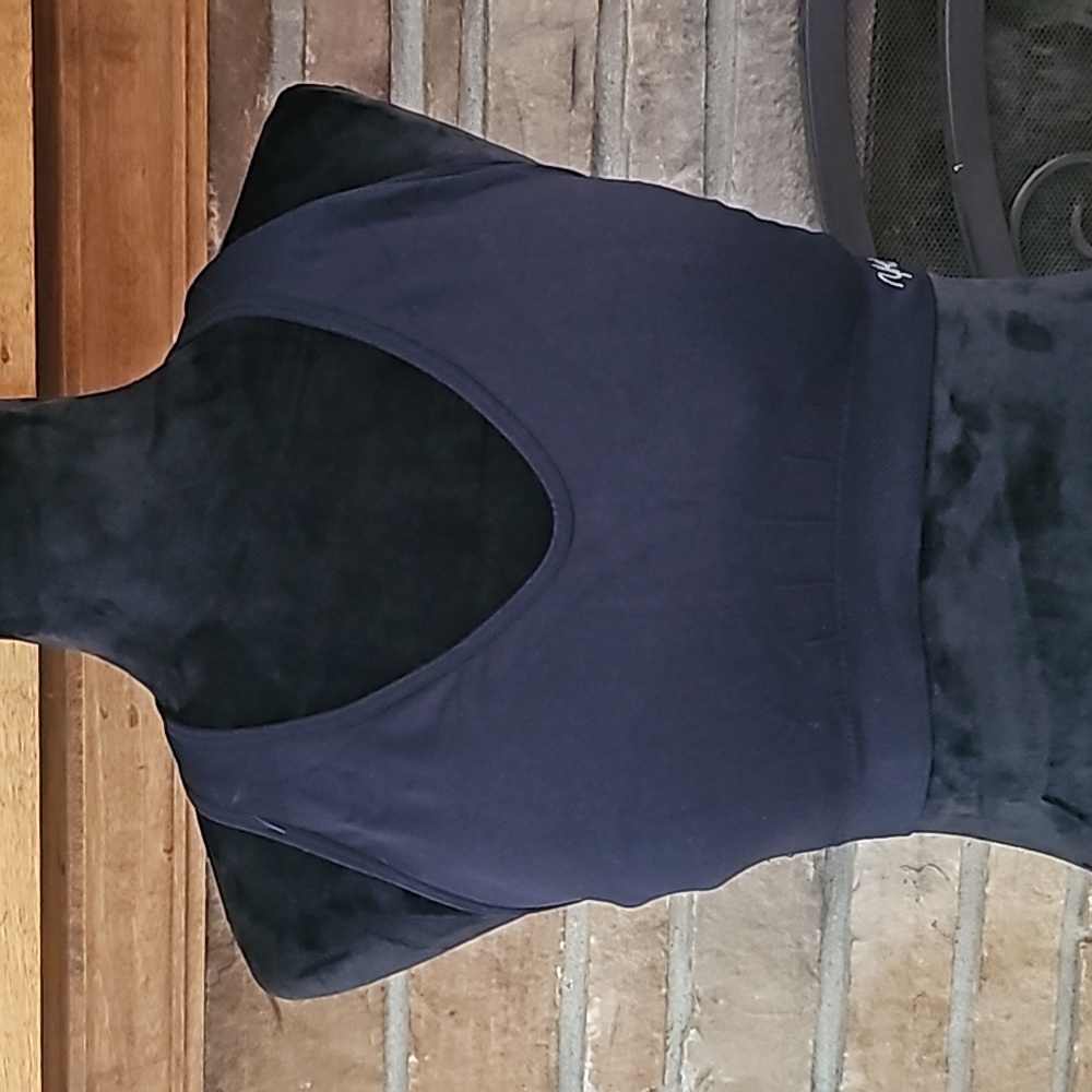 Black sports bra